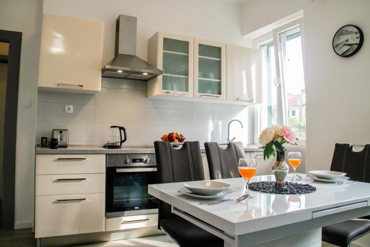 Tonka'S Beautiful Apartment In City Centre Split Exteriér fotografie