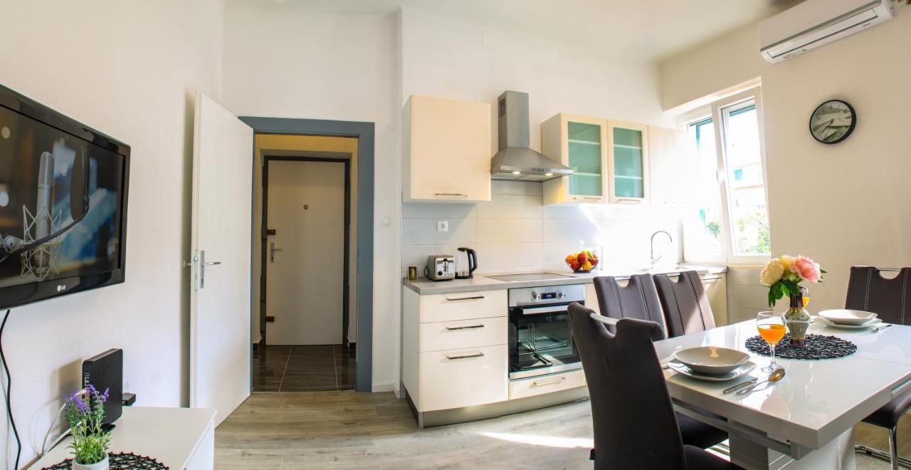 Tonka'S Beautiful Apartment In City Centre Split Exteriér fotografie